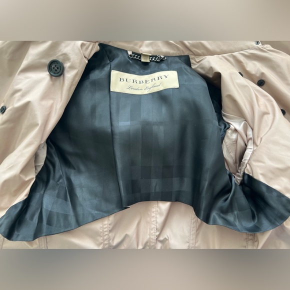 Burberry Long Waterloo Heritage Trench Coat - Picture 6 of 7